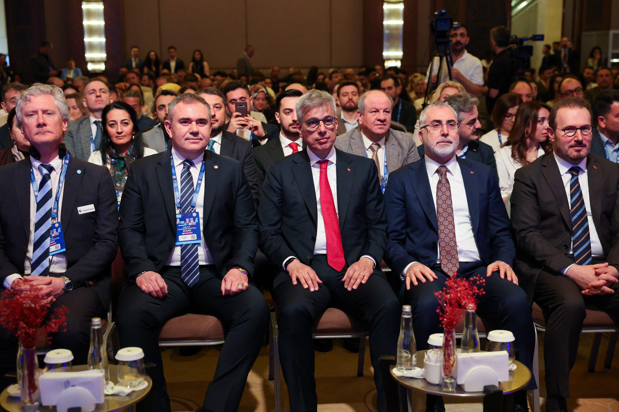 Sağlıkta İyileşmenin Temeli: Eczacı" temalı TEB 17. Eczacılık Kongresi