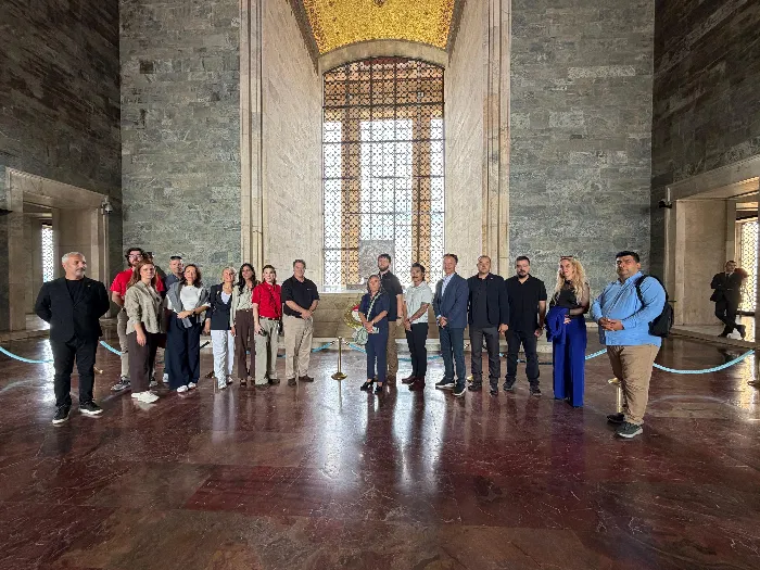 /uploads/6cab9278-f290-5fd9-df8e-3a0814c7d517/anitkabir-ziyareti-anit-mezar.jpeg