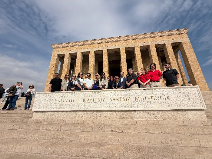 /uploads/6cab9278-f290-5fd9-df8e-3a0814c7d517/anitkabir-ziyareti-kapak.jpeg