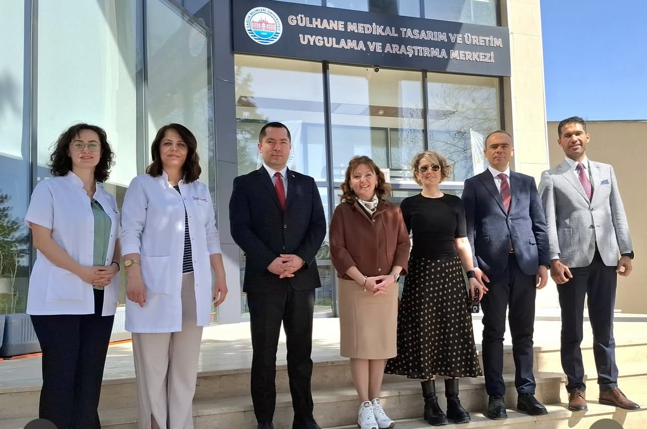 Gülhane Sağlık Meslek Yüksekokulu olarak Gülhane Medikal Tasarım ve Üretim Merkezine (METÜM) ziyaret gerçekleştirilmiştir.