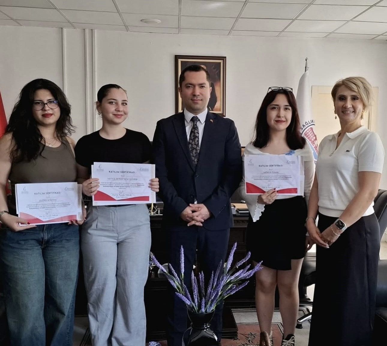 Manisa Celal Bayar Üniversitesi  yürütücülüğünde gerçekleştirilen TÜBİTAK 2237-A “Uygulamalı Radyasyondan Korunma ve Nükleer Tıpta Kalite Kontrol Eğitimi” projesinde; Yüksekokulumuz Tıbbi Görüntüleme Teknikleri programı hocalarımızdan Öğr. Gör. Dr. Tuğba Hacıosmanoğlu ve Tıbbi Görüntüleme Teknikleri öğrencilerimizin katılımı ile gerçekleşmiştir.