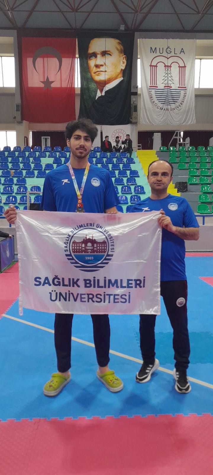Öğrencimiz Ömer Faruk KARATAS
87 kiloda Türkiye üçüncüsü oldu.