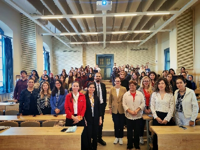 Hamidiye Diş Hekimliği, Hemşirelik ve Tıp Fakültelerimize Yönelik Veri Tabanı Eğitimleri