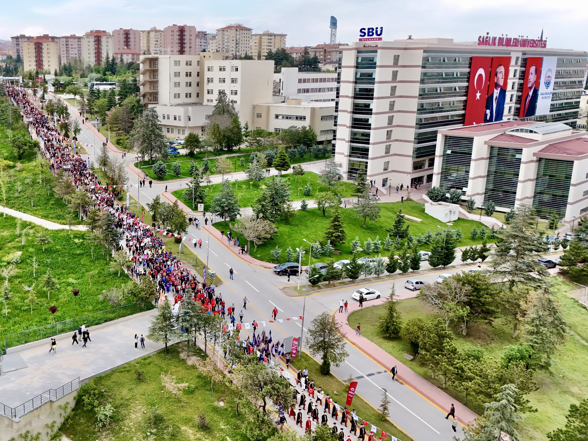 Sağlık Bilimleri Üniversitesinin uluslararası spor festivali Sporfest 2025'in açılış töreni yapıldı.